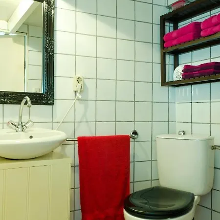 Houseboat Prince-avalon Amsterdam