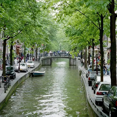 Houseboat Prince-avalon Amsterdam