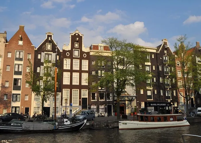 Houseboat Prince-avalon * Amsterdam