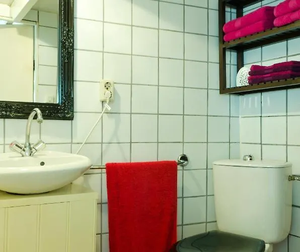 Houseboat Prince-avalon Amsterdam